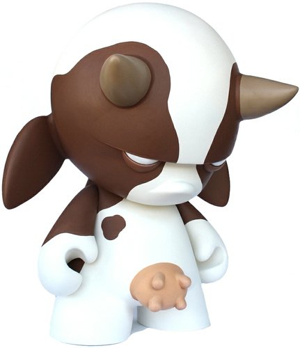 Cow Logic figure by Stuart Witter. Front view.