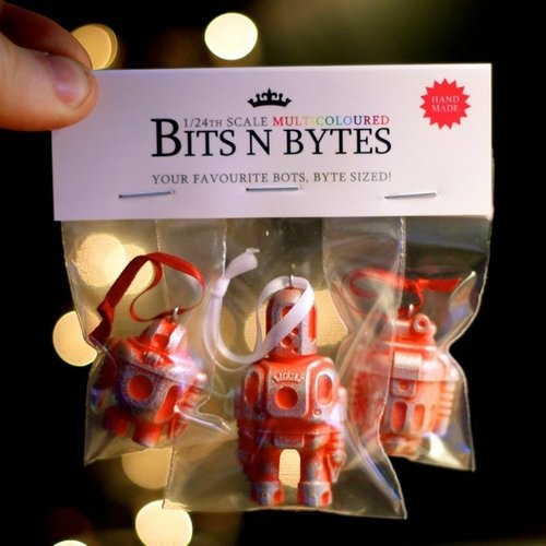 Bits n Bytes / Xmas Tree Decorations / Red 3 Pack figure by Cris Rose. Front view.