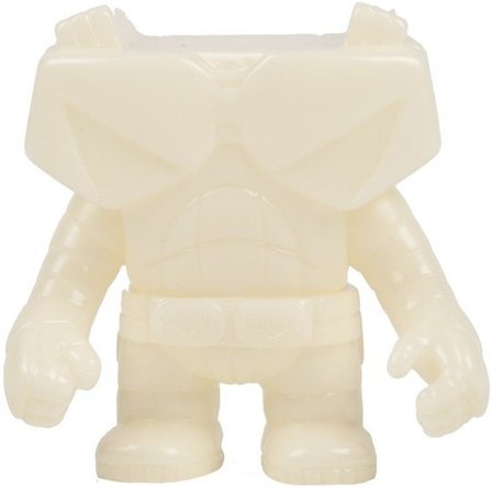 Real x Nibbler - GID figure by Onell Design X The Tarantulas, produced by Realxhead. Front view.