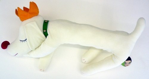 The pup King figure by Yoshitomo Nara. Front view.