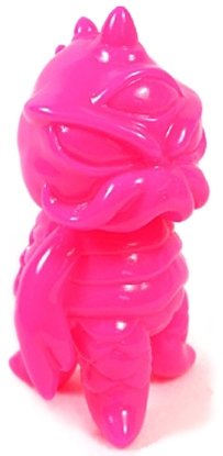 Mini TriPus - Unpainted Pink figure by Mark Nagata, produced by Max Toy Co.. Front view.