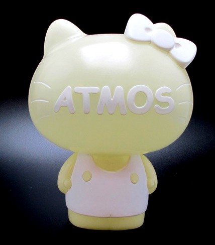 Atmos x Hello Kitty - GID figure by Atmos X Hello Kitty, produced by Secret Base. Front view.