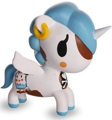 Mooka figure by Simone Legno (Tokidoki), produced by Tokidoki. Front view.