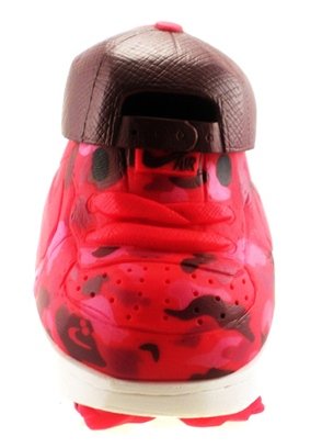 Mr Shoe - A Boring Red figure by Michael Lau, produced by Crazysmiles. Front view.