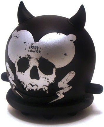 BM Skull - Chase figure by Buff Monster, produced by Mindstyle. Front view.