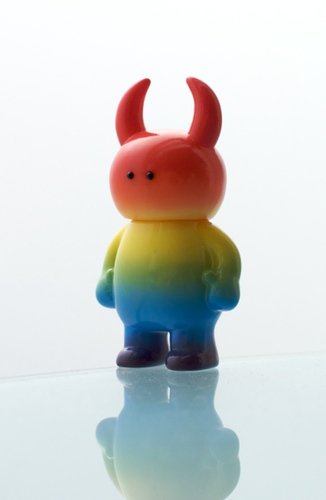 Uamou - Rainbow, SDCC 09 figure by Ayako Takagi, produced by Uamou. Front view.