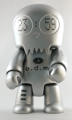 Sorry, No Time! figure by Danny Chan, produced by Toy2R. Front view.