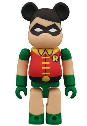 Robin Be@rbrick 100% figure by Dc Comics, produced by Medicom Toy. Front view.