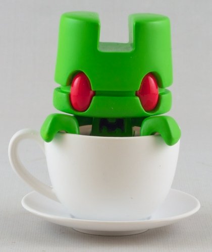 Cherry Green figure by Matt Jones (Lunartik), produced by Lunartik Ltd. Front view.