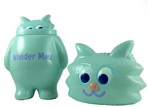 Wonder Mew figure by Rodney Greenblatt, produced by Sony Creative Products. Front view.