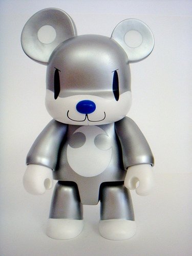 Cool Bear - Cool Magazine Exclusive figure by Touma, produced by Toy2R. Front view.