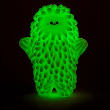 Panda Baby Treeson figure by Bubi Au Yeung, produced by Crazylabel. Front view.