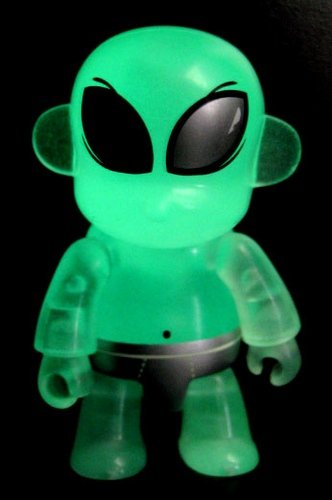 New Mexico Roswell figure by Sandy Gin, produced by Toy2R. Front view.
