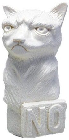 Grumpy Cat Mini Bust figure by Plastic Foundry, produced by Plastic Foundry. Front view.