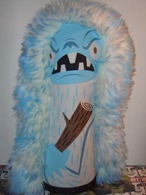 Yeti figure by Tim Biskup, produced by Circus Punks. Front view.
