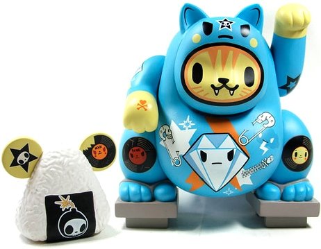 Miao & Mousubi figure by Simone Legno (Tokidoki), produced by Zakkamono. Front view.