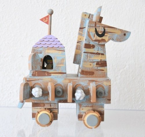 Trojan Horse figure by Amanda Visell & Itokin Park. Front view.
