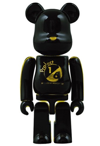 Project 1/6 Renewal Be@rbrick 100% figure, produced by Medicom Toy. Front view.