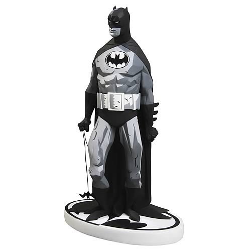 Batman - Variant figure by Mike Mignola, produced by Dc Direct. Front view.