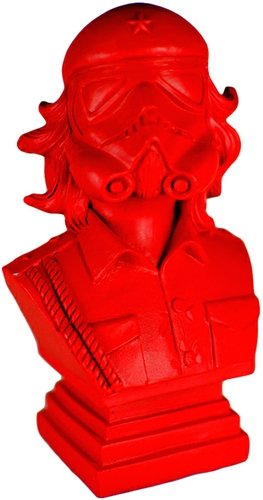 CheTrooper - Red figure by Urban Medium. Front view.
