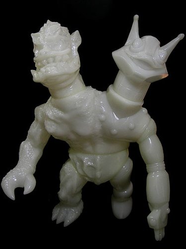 Kaiju Cyborg DABURUNGA ver.3 - Unpainted figure by Elegab , produced by Elegab. Front view.