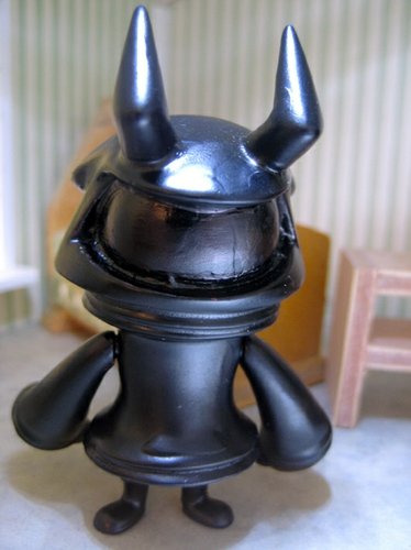 Black Metal Bradley figure by Boxing Xius. Front view.