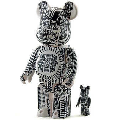 H.R. Giger Be@rbrick 100% & 400% Set figure by H.R. Giger, produced by Medicom Toy. Front view.