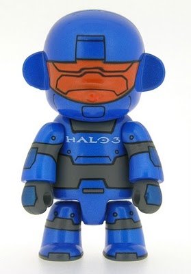 Halo 3 Blue Qee figure, produced by Toy2R. Front view.