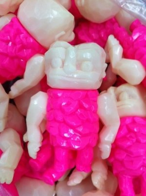 Karakuri - GID/pink figure by Grody Shogun, produced by Grody Shogun. Front view.