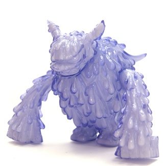 Purple GID Magman figure by Touma, produced by Wonderwall. Front view.