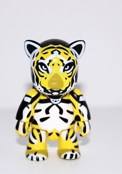 tiger figure by Isobel Manning, produced by Toy2R. Front view.