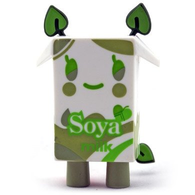 Soya figure by Simone Legno (Tokidoki), produced by Strangeco. Front view.