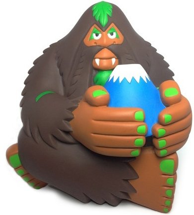 Mountain Spirit Fujisan figure by Bigfoot One, produced by Dragatomi. Front view.