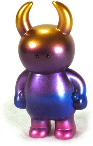 Uamou - DesignerCon 12, TAG Exclusive figure by Ayako Takagi, produced by Uamou. Front view.
