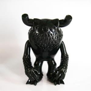Musyubel - Black Prototype figure by Kaijin, produced by One-Up. Front view.