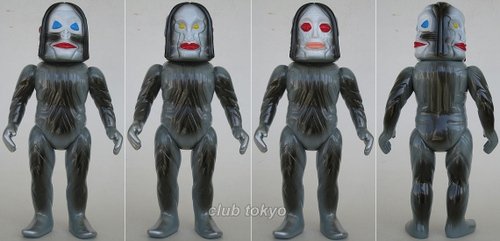 Dada Three-face(Lucky Bag) figure by Yuji Nishimura, produced by M1Go. Front view.
