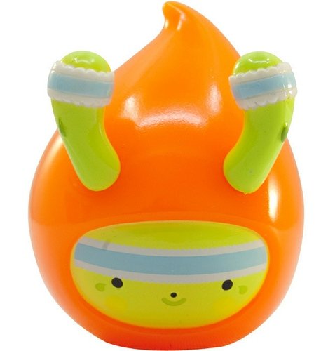 Orange Droplet figure by Gavin Strange, produced by Crazylabel. Front view.