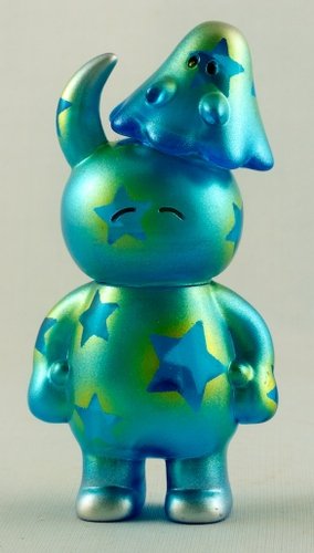 Blue Star Uamou figure by Rampage Toys, produced by Uamou. Front view.