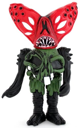 Blood Thirst (Red Skull) figure by Brent Nolasco. Front view.