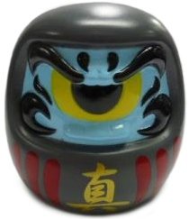 Fortune Daruma (フォーチュンだるま) figure by Mori Katsura, produced by Realxhead. Front view.