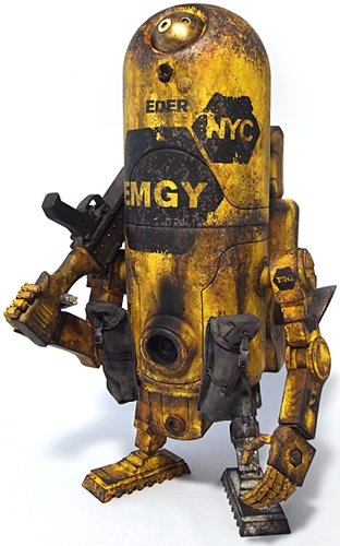 EMGY Armstrong figure by Ashley Wood, produced by Threea. Front view.