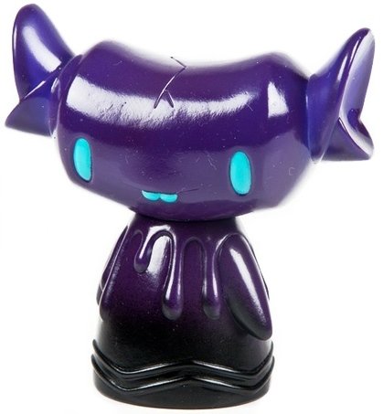 Fenton - Purple Grape figure by Brian Flynn, produced by Super7. Front view.