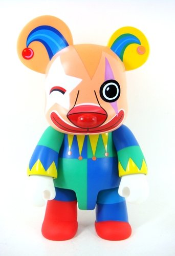Leo Romeo Clown Qee Bear figure by William Tsang, produced by Toy2R. Front view.