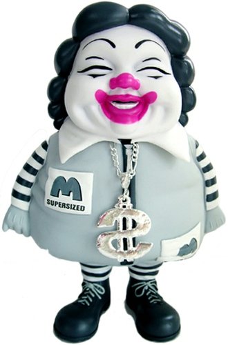 MC Supersized - Mono figure by Ron English, produced by Benny Gums. Front view.