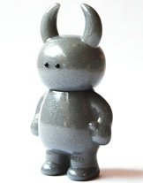 Uamou Pearl Gray figure by Ayako Takagi, produced by Uamou. Front view.