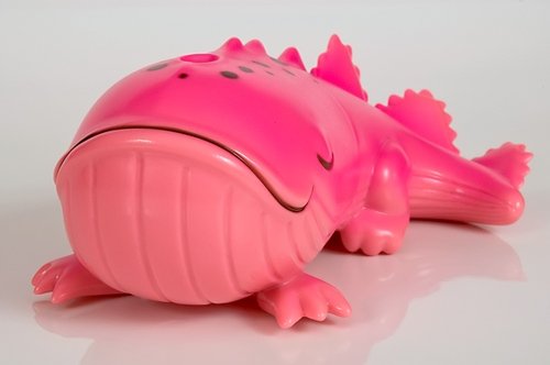 Pink Sleeping Killer figure by Bwana Spoons, produced by Gargamel. Front view.