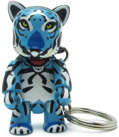 Tiger Qee figure by Isobel Manning, produced by Toy2R. Front view.