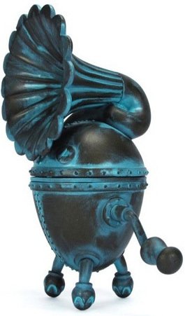 DJ Gramo Verdigris  figure by Doktor A, produced by Mindstyle. Front view.