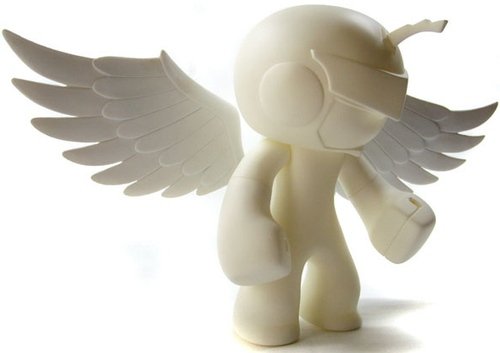 DIY Celsius figure by Rotobox, produced by Kuso Vinyl. Front view.