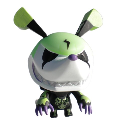 Squeezel (Electric Bone) figure by Touma, produced by Play Imaginative. Front view.